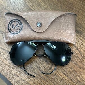 Ray-Ban Black Aviator Sunglasses with Tan Case